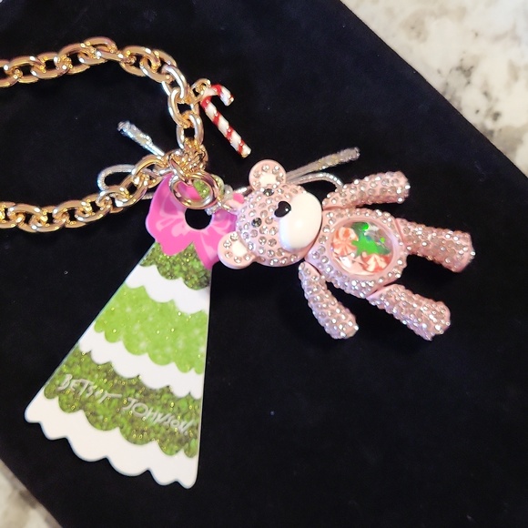 Betsey Johnson polar bear necklace - Picture 1 of 5